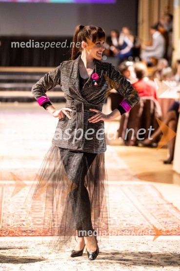  Maja Martina Merljak, igralkaModna revija oblikovalcev zadruge Zoofa, Kdo kroji prihodnost