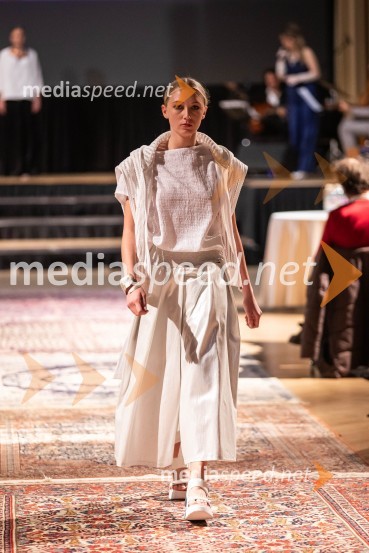  Astrid EllaModna revija oblikovalcev zadruge Zoofa, Kdo kroji prihodnost