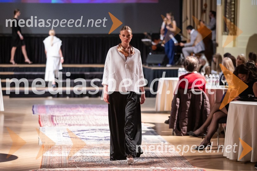  Lina Cigler, ModelModna revija oblikovalcev zadruge Zoofa, Kdo kroji prihodnost