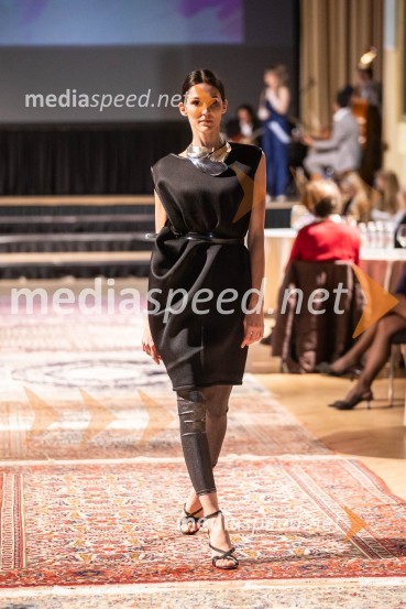  Prisha Alfirev Justinek, manekenkaModna revija oblikovalcev zadruge Zoofa, Kdo kroji prihodnost