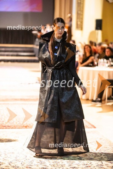  Ana Čikovič, modelModna revija oblikovalcev zadruge Zoofa, Kdo kroji prihodnost