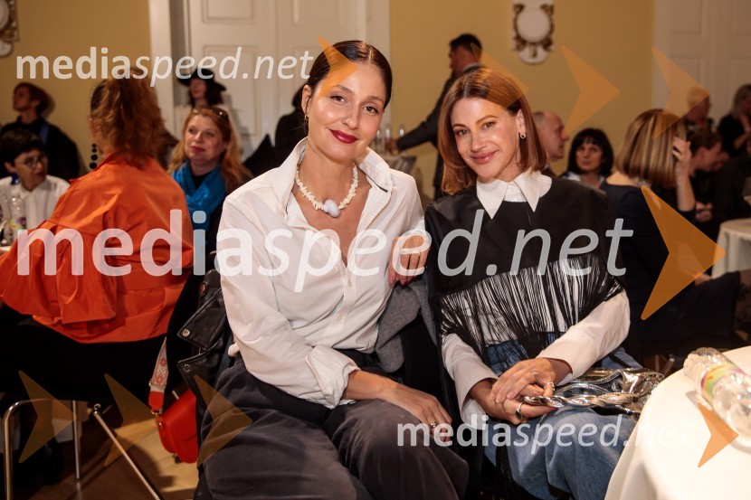  Alma Kochavy, nekdanja manekenka in model, podjetnica;  Hannah Mancini, pevkaModna revija oblikovalcev zadruge Zoofa, Kdo kroji prihodnost