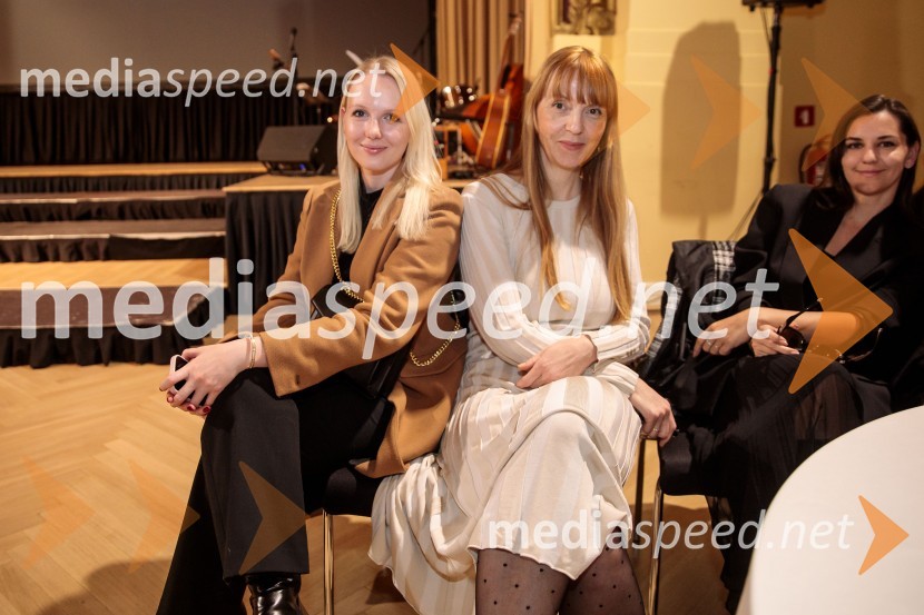 Modna revija oblikovalcev zadruge Zoofa, Kdo kroji prihodnost