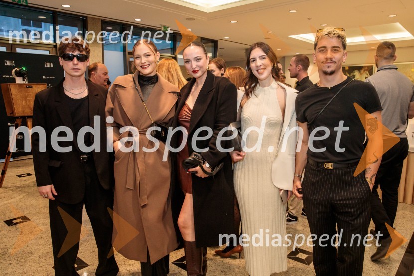  ... ;  Nina  Kolar;  Tiana Memon, model;  ... ;  Dejan DošenovićModna revija oblikovalcev zadruge Zoofa, Kdo kroji prihodnost