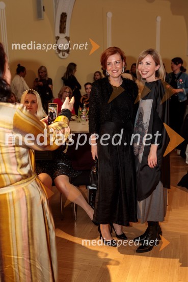 dr. Asta Vrečko, ministrica za kulturo;  ... Modna revija oblikovalcev zadruge Zoofa, Kdo kroji prihodnost