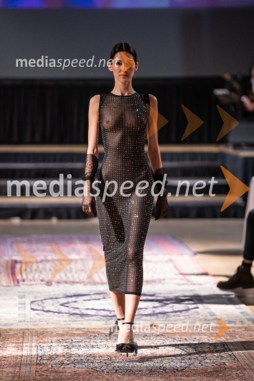  Prisha Alfirev Justinek, manekenkaModna revija oblikovalcev zadruge Zoofa, Kdo kroji prihodnost