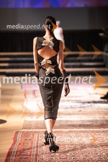  Prisha Alfirev Justinek, manekenkaModna revija oblikovalcev zadruge Zoofa, Kdo kroji prihodnost