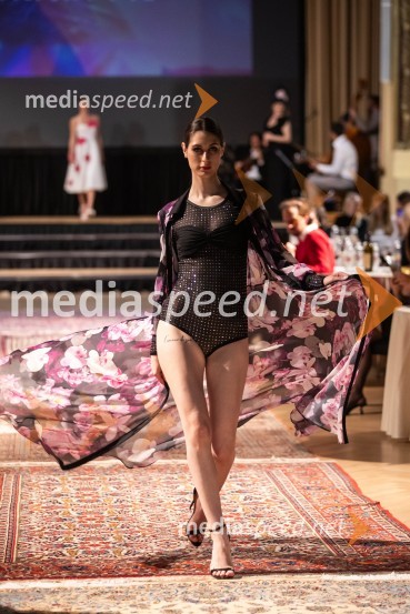  Ana Čikovič, modelModna revija oblikovalcev zadruge Zoofa, Kdo kroji prihodnost