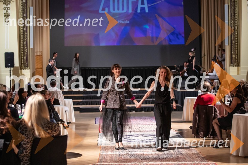  Maja Martina Merljak, igralka;  Simona Kogovšek, modna oblikovalkaModna revija oblikovalcev zadruge Zoofa, Kdo kroji prihodnost