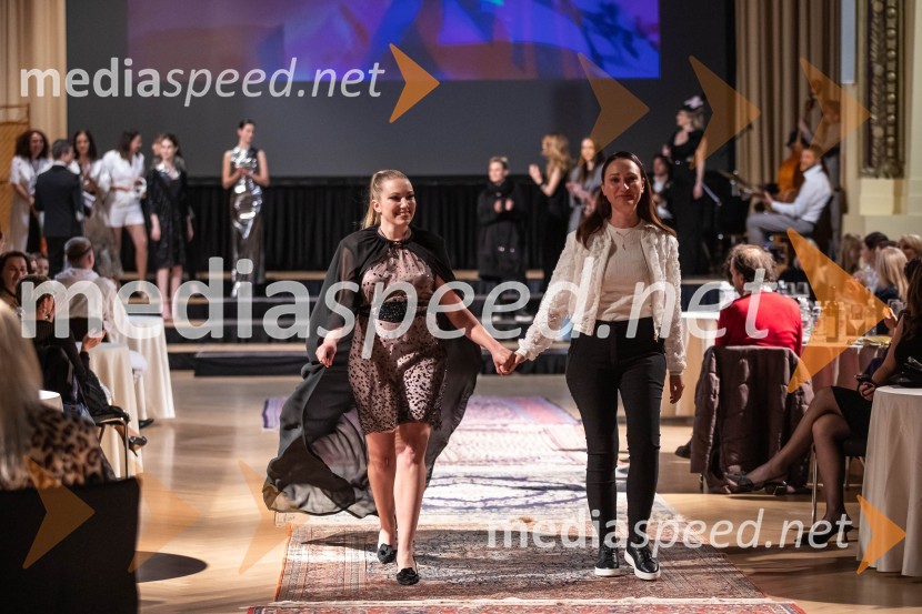  Tjaša Hrovat Steklasa, pevka;  Barbara  Franjić, modna oblikovalka, Patricia PieModna revija oblikovalcev zadruge Zoofa, Kdo kroji prihodnost