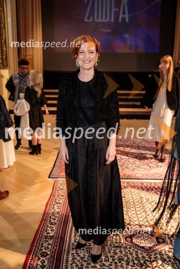 dr. Asta Vrečko, ministrica za kulturoModna revija oblikovalcev zadruge Zoofa, Kdo kroji prihodnost