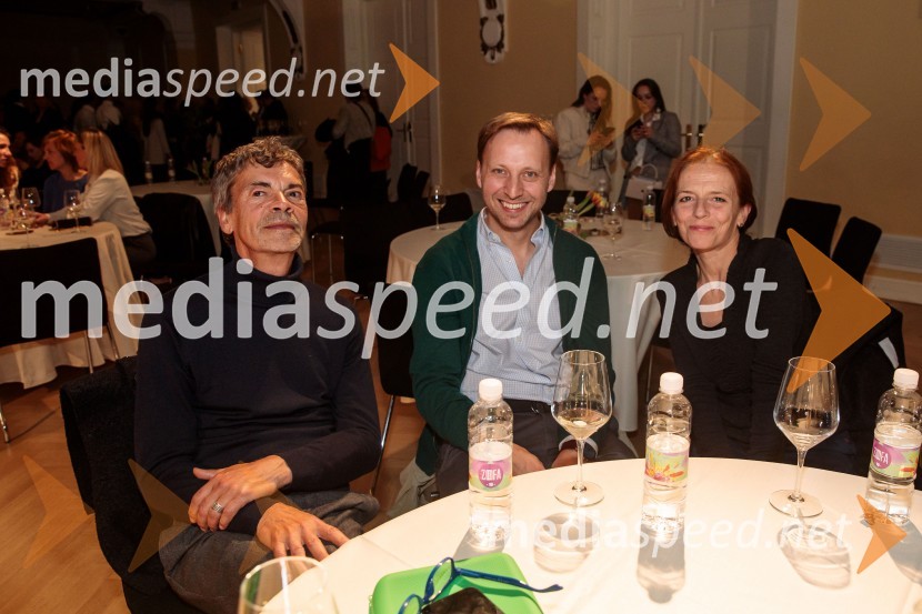 Modna revija oblikovalcev zadruge Zoofa, Kdo kroji prihodnost