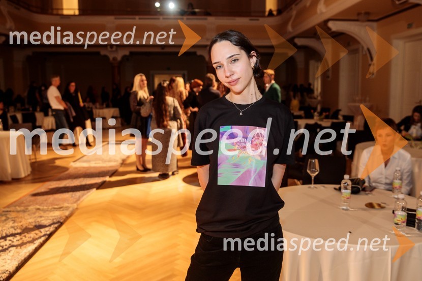 Modna revija oblikovalcev zadruge Zoofa, Kdo kroji prihodnost