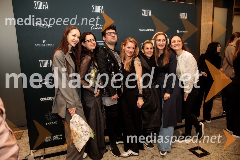  Anika Opara, ÆMONA independent fashion brand;  Renata Bedene, modna oblikovalka;  David Bacali, modni oblikovalec;  Simona Kogovšek, modna oblikovalka;  Tina Pavlin, modna oblikovalka;  Mojca Celin, modna oblikovalka, Akinora Celin;  Barbara  Franjić, modna oblikovalka, Patricia PieModna revija oblikovalcev zadruge Zoofa, Kdo kroji prihodnost
