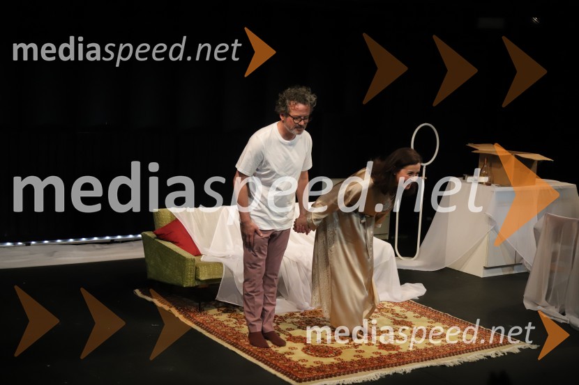  Vojko Belšak, igralec;  Ksenija Mišič, igralkaPrizori iz zakonskega življenja, premiera drame SNG Maribor