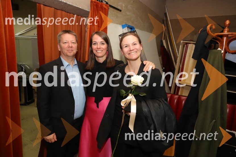  Matjaž Partlič, SNG Maribor;  Špela Lešnik, producentka Drame SNG Maribor;  Maša Pelko, režiserkaPrizori iz zakonskega življenja, premiera drame SNG Maribor