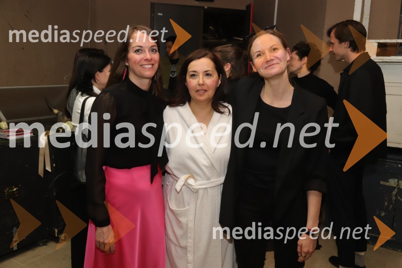  Špela Lešnik, producentka Drame SNG Maribor;  Ksenija Mišič, igralka;  Maša Pelko, režiserkaPrizori iz zakonskega življenja, premiera drame SNG Maribor