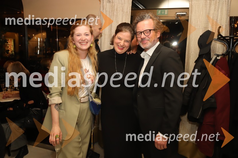  Katarina Šavs, kostumografinja;  Mira Stadler, režiserka;  Vojko Belšak, igralecPrizori iz zakonskega življenja, premiera drame SNG Maribor