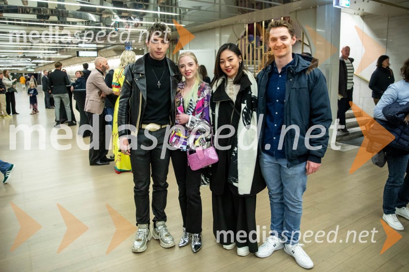  Filippo Jorio, baletni solist, SNG Opera in balet Ljubljana ;  ... ;  Marin Ino, balerina;  Lukas Bareman, baletni plesalecRaiven s koncertom v Cankarjevem domu obeležila 10 let delovanja