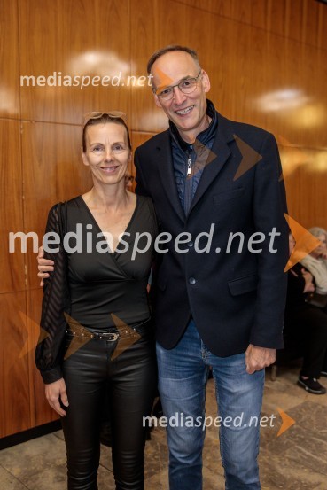  Aleksander Salkič, Pošta Slovenije;  Mojca SalkičPremiera drame Teci, Maša, teci v MGL