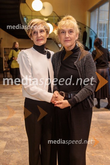  Mojca Kreft, dramaturginja in teatrologinja;  Barbara Hieng Samobor, direktorica in umetniška vodja MGLPremiera drame Teci, Maša, teci v MGL