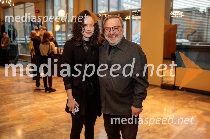  Lara Wolf Završnik, igralka;  Bojan Emeršič, igralecPremiera drame Teci, Maša, teci v MGL