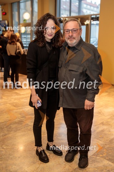  Lara Wolf Završnik, igralka;  Bojan Emeršič, igralecPremiera drame Teci, Maša, teci v MGL