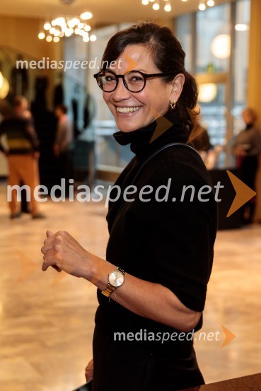  Simona  Belle, služba za stike z javnostmi MGLPremiera drame Teci, Maša, teci v MGL