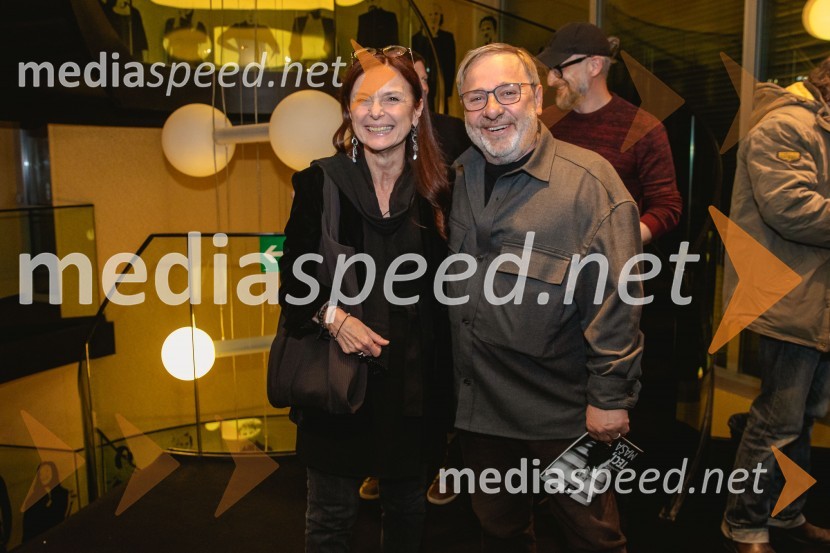  Darja Hlavka Godina, glasbena oblikovalka;  Bojan Emeršič, igralecPremiera drame Teci, Maša, teci v MGL