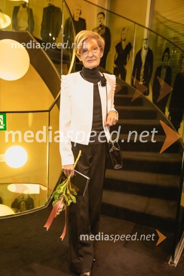  Mojca Kreft, dramaturginja in teatrologinjaPremiera drame Teci, Maša, teci v MGL