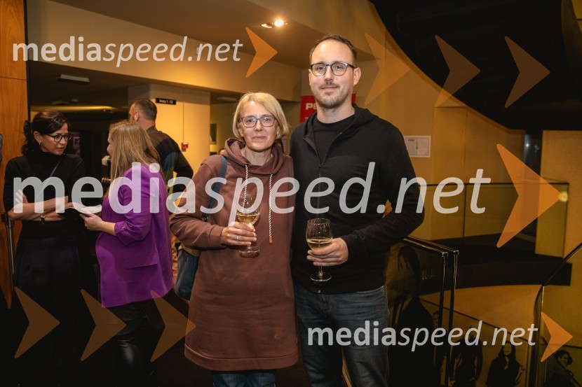 Premiera drame Teci, Maša, teci v MGL