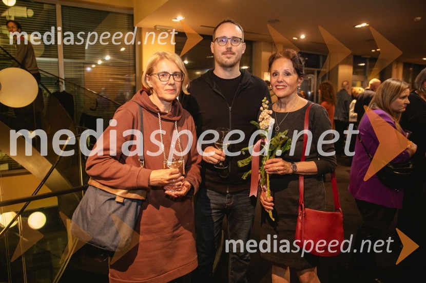  ... ;  ... ;   Dragica Potočnjak, igralkaPremiera drame Teci, Maša, teci v MGL