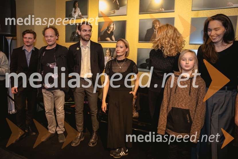  Jure Rajšp, igralec;  Gašper Jarni, igralec;  Matic Maco Lukšič, igralec;  Viktorija Bencik Emeršič, igralka;  Tanja Dimitrievska, igralka;  Čarna Košir;  Nina Šorak, dramaturginja in režiserkaPremiera drame Teci, Maša, teci v MGL