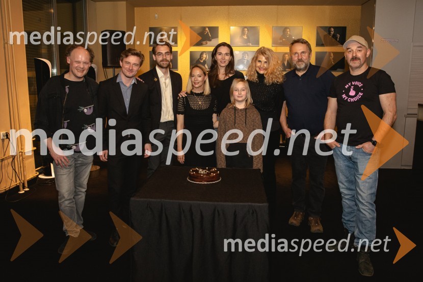 Premiera drame Teci, Maša, teci v MGL