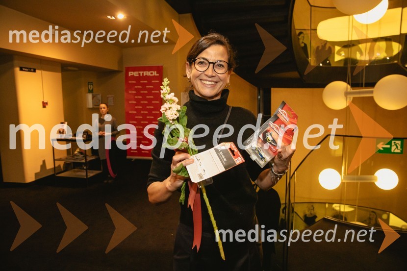  Simona  Belle, služba za stike z javnostmi MGLPremiera drame Teci, Maša, teci v MGL