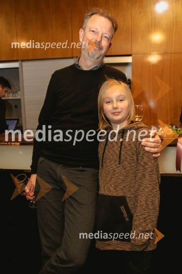  ... ;  Čarna KoširPremiera drame Teci, Maša, teci v MGL