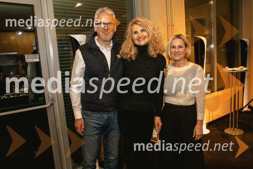  ... ;  Tanja Dimitrievska, igralka;  ... Premiera drame Teci, Maša, teci v MGL