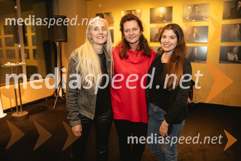  ... ;  ... ;  Anja Balgonja, oblikovalka maske, frizerkaPremiera drame Teci, Maša, teci v MGL