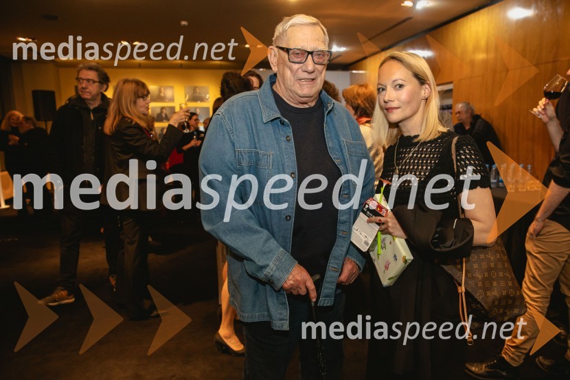  Marko Simčič, igralec;  Viktorija Bencik Emeršič, igralkaPremiera drame Teci, Maša, teci v MGL