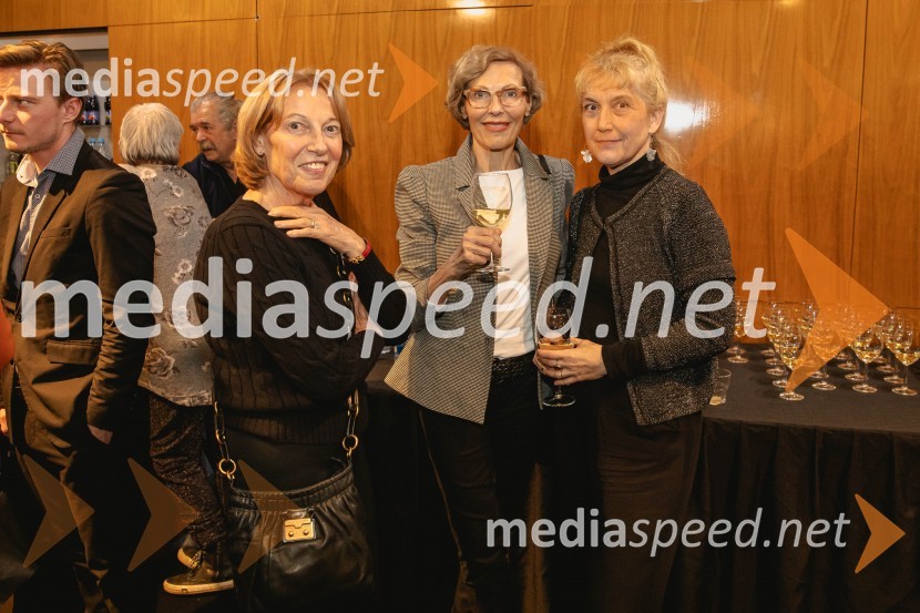  ... ; prof dr. Marija Pfeifer, endokrinologinja;  Barbara Hieng Samobor, direktorica in umetniška vodja MGLPremiera drame Teci, Maša, teci v MGL