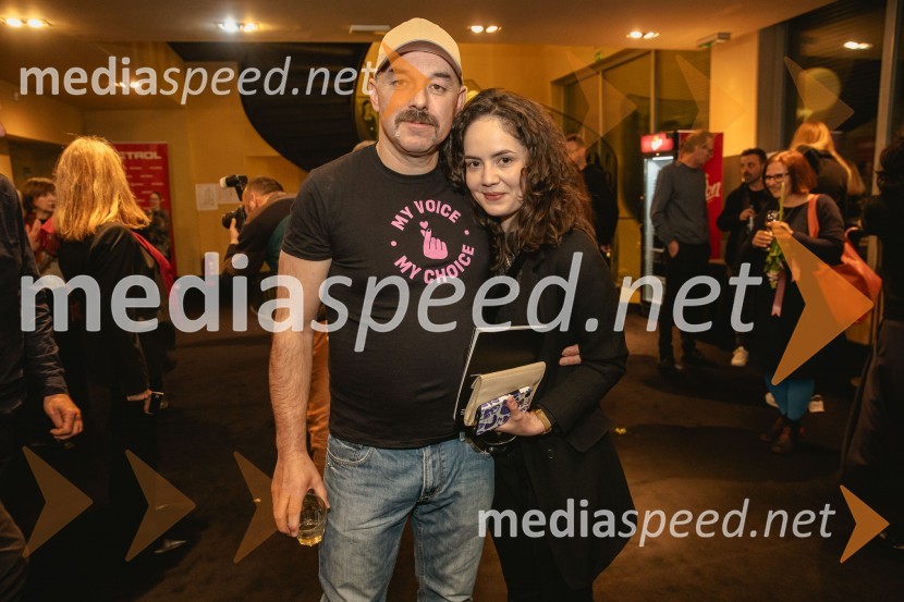  Gaber K. Trseglav, igralec;  Lara Wolf Završnik, igralkaPremiera drame Teci, Maša, teci v MGL