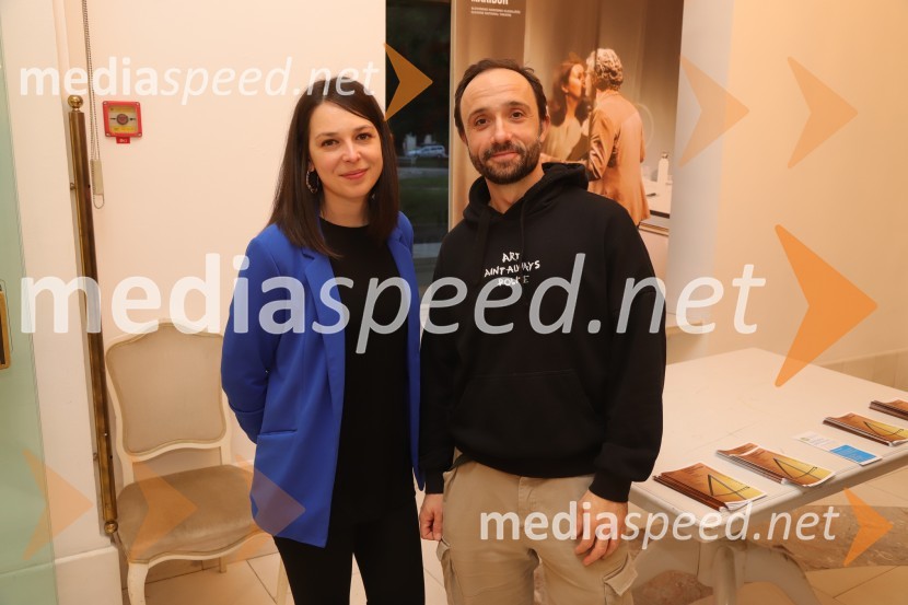  Zala Koren,  urednica socialnih omrežij, SNG Maribor Drama;  Nejc Ropret, igralecAmadeus, premiera drame v SNG Maribor