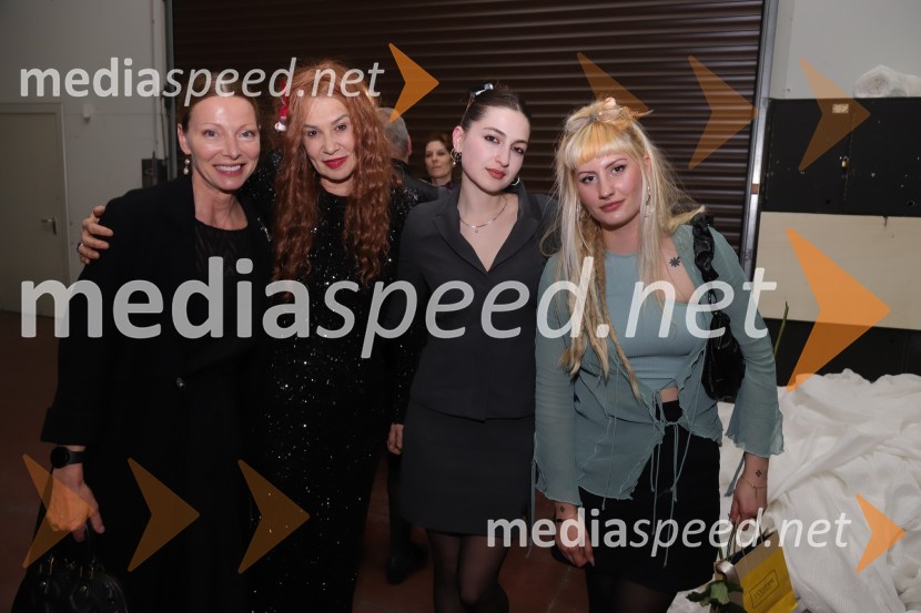  Nataša Matjašec Rošker, igralka;  Marita Ćopo, kostumografinja;  Mia Popovska, kostumografinja;  Monika Milas, likovna oblikovalkaAmadeus, premiera drame v SNG Maribor