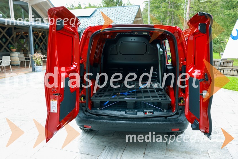 Novi Ford Tourneo in Transit Courier, predstavitev