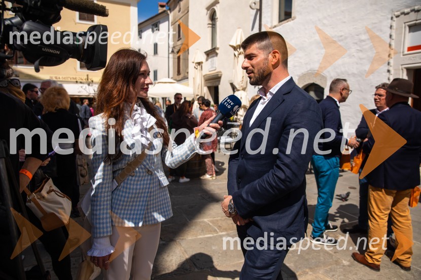  Erter Pust,  novinarka TV Koper Capodistria;  Matej Zaro, Zaro winesOrange Wine Festival Izola 2024