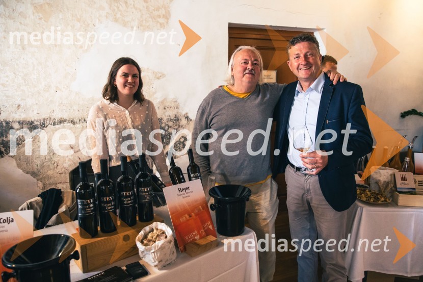  Vaneja Steyer, Steyer Vina;  ... ;  Danilo Steyer,   vinar, Steyer Vina; vinski vitez, predsednik Vinske reprezentance SlovenijeOrange Wine Festival Izola 2024