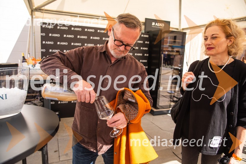  Janez Bratovž,  kuharski mojster, JB Restavracija;  Hermina Kovačič, strokovnjakinja za komuniciranjeOrange Wine Festival Izola 2024