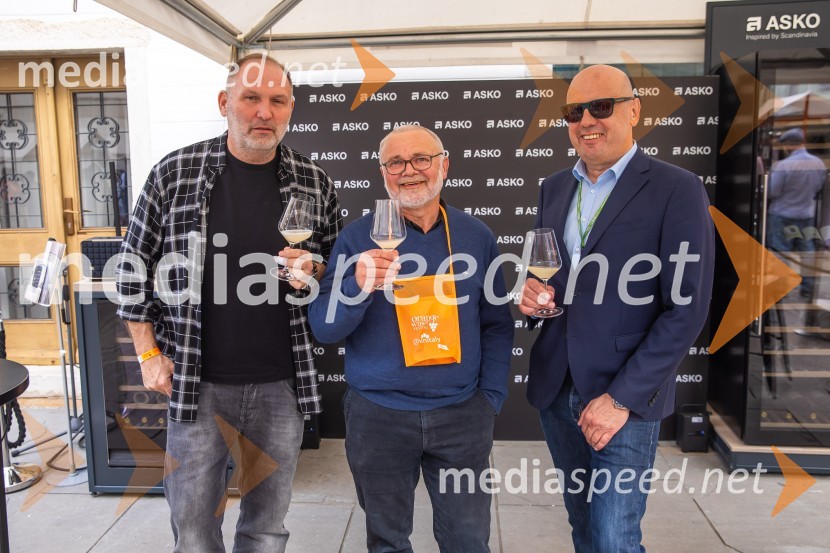  Dime Rangelov;  Janez Kobal, duhovnik;  Sašo Dravinec, organizator Orange wine IzolaOrange Wine Festival Izola 2024