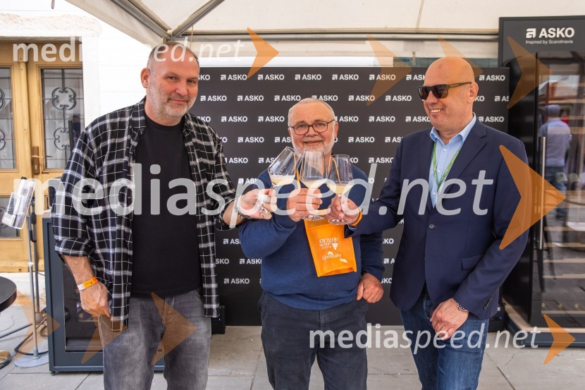  Dime Rangelov;  Janez Kobal, duhovnik;  Sašo Dravinec, organizator Orange wine IzolaOrange Wine Festival Izola 2024