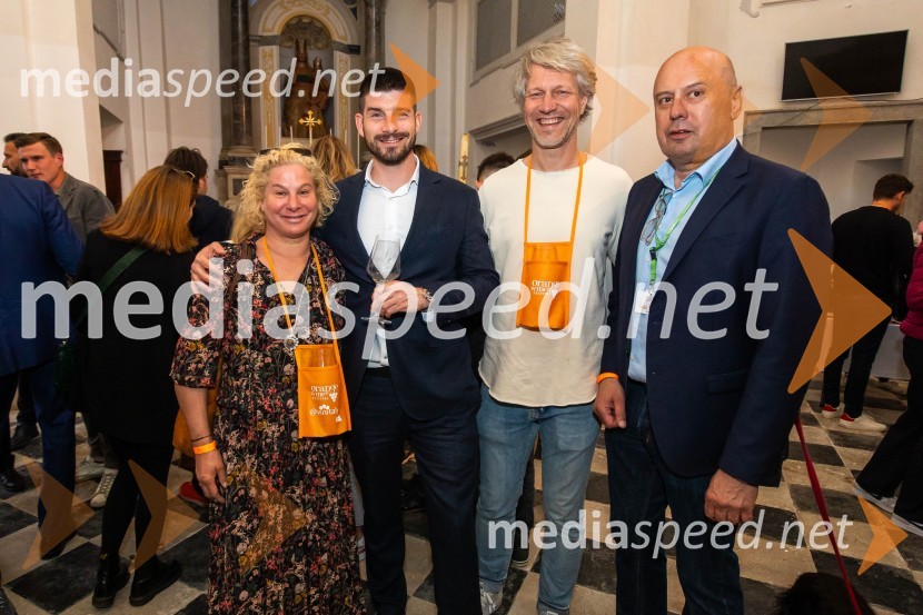  Ana Roš Stojan, kuharska mojstrica in najboljša chefinja na svetu po izboru akademije The World's 50 Best Restaurants ter direktorica Hiše Franko;  Matej Zaro, Zaro wines;  Urban Stojan Roš;  Sašo Dravinec, organizator Orange wine IzolaOrange Wine Festival Izola 2024